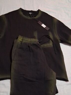 Men's Olive Green Cotton Crewneck Sweater - Unknown Brand With Shorts